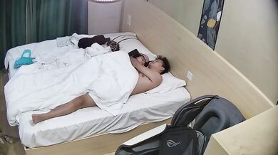 酒店收藏级 本周做爱最佳黑丝开裆学妹女的进房间就换上开档黑丝男友也迫不及待无套插入她骚穴学妹技术真是一流 (3)